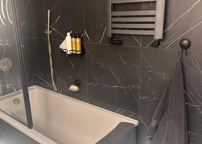 شقة Komfortowy Z Jedna Sypialnia 60m Kw Lokalizacja Baranowo بوزنان