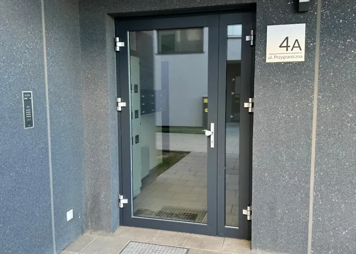 Komfortowy Z Jedna Sypialnia 60m Kw Lokalizacja Baranowo شقة بوزنان