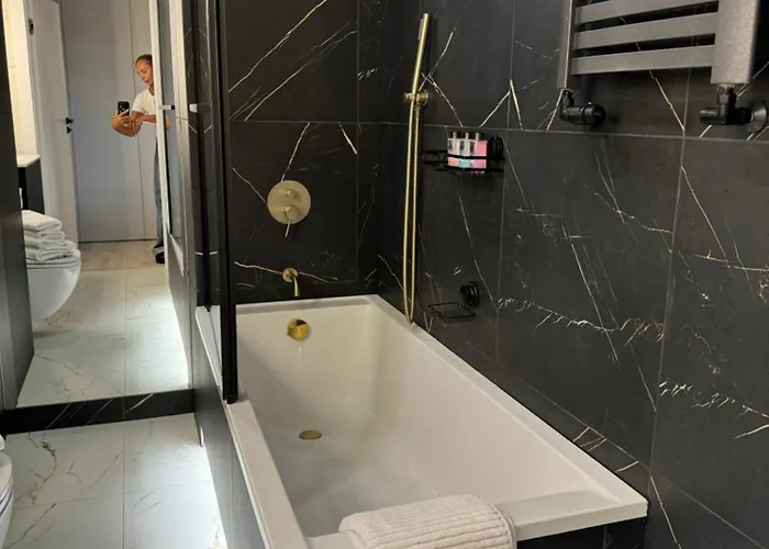 Komfortowy Z Jedna Sypialnia 60m Kw Lokalizacja Baranowo شقة بوزنان