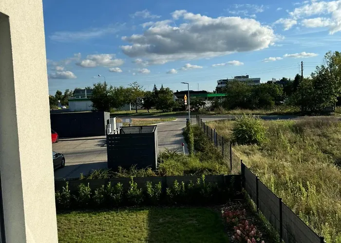 Komfortowy Z Jedna Sypialnia 60m Kw Lokalizacja Baranowo بوزنان