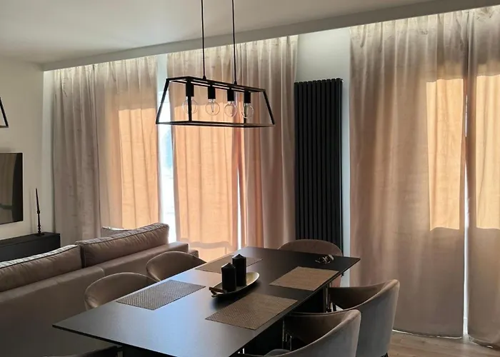 Komfortowy Z Jedna Sypialnia 60m Kw Lokalizacja Baranowo بوزنان